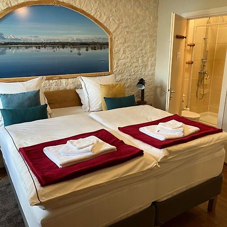La Fiere Bridge Guest House Amfreville  Buitenkant foto
